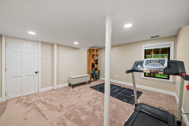 23 Falcon Ridge Dr, Hopkinton, MA 01748