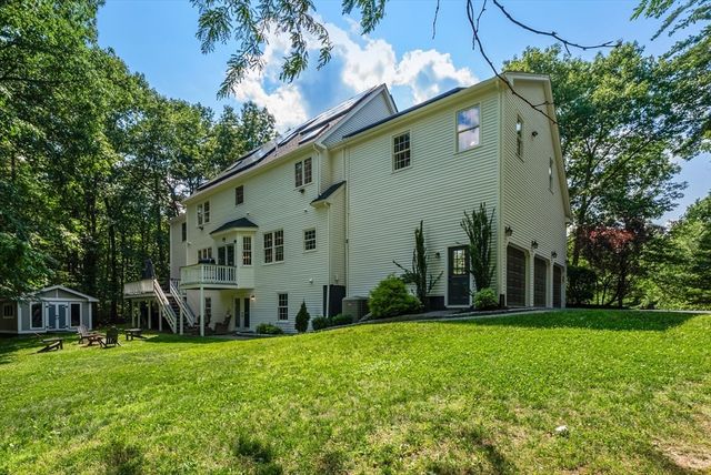 23 Falcon Ridge Dr, Hopkinton, MA 01748