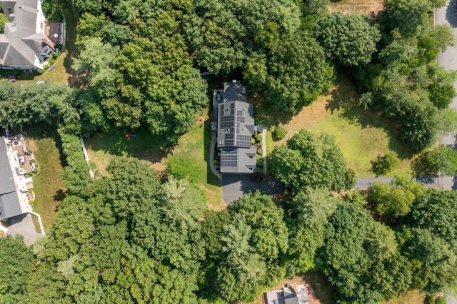 23 Falcon Ridge Dr, Hopkinton, MA 01748