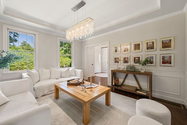 23 Falcon Ridge Dr, Hopkinton, MA 01748