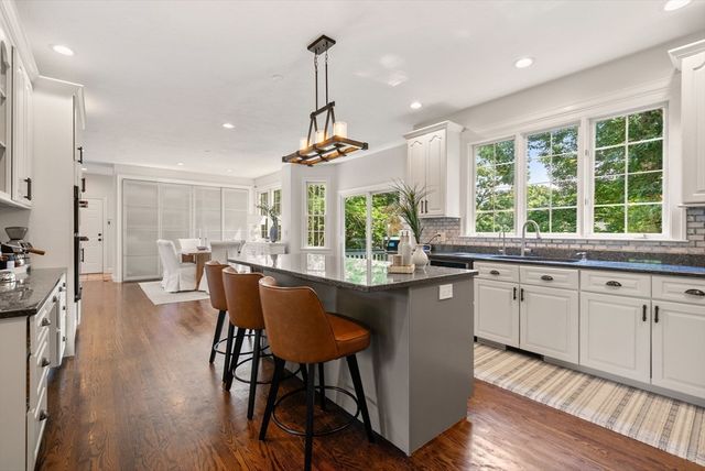 23 Falcon Ridge Dr, Hopkinton, MA 01748