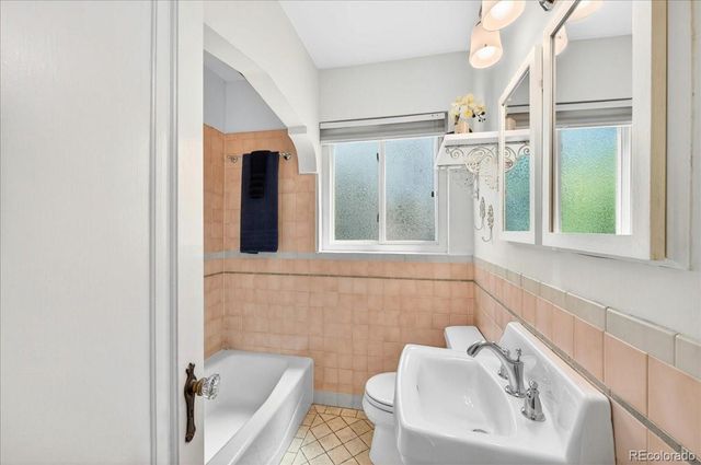 3176 W 39th Avenue, Denver, CO 80211