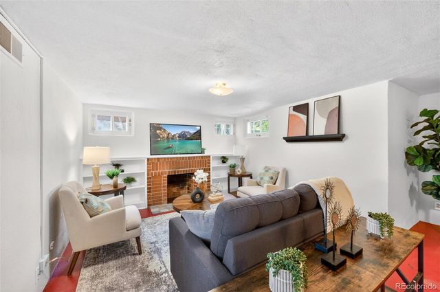 3176 W 39th Avenue, Denver, CO 80211