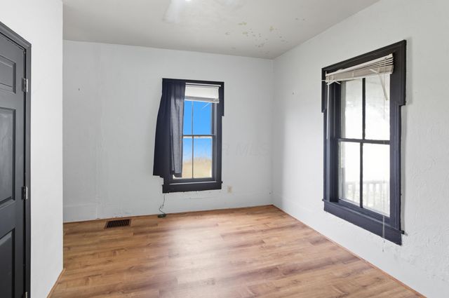 101 W 2nd Street, Frazeysburg, OH 43822