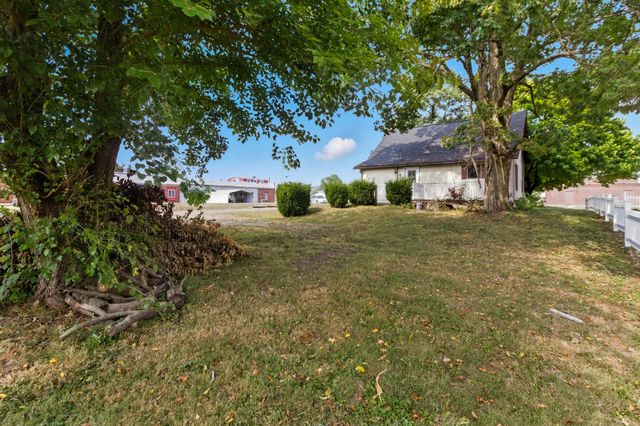 101 W 2nd Street, Frazeysburg, OH 43822