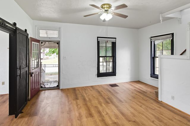 101 W 2nd Street, Frazeysburg, OH 43822