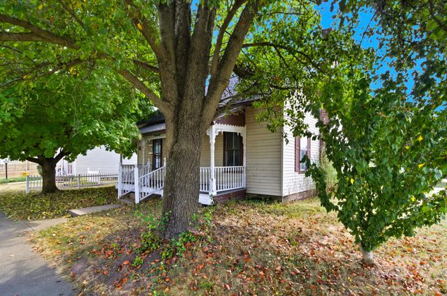 101 W 2nd Street, Frazeysburg, OH 43822