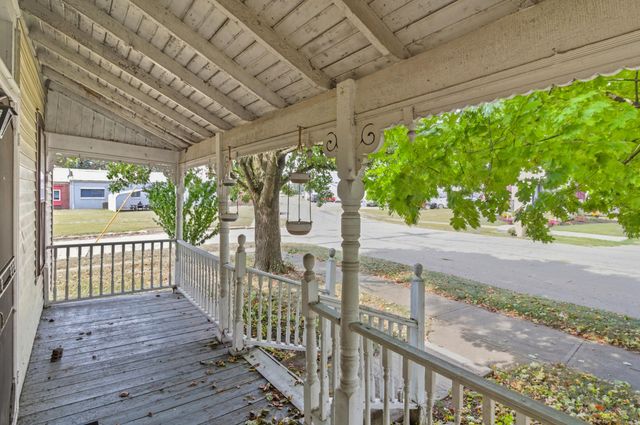 101 W 2nd Street, Frazeysburg, OH 43822