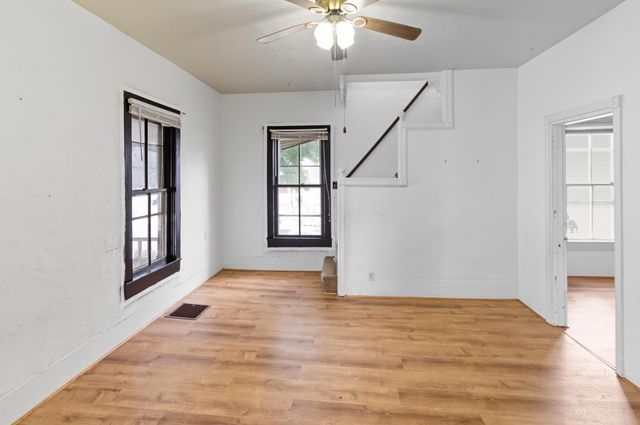 101 W 2nd Street, Frazeysburg, OH 43822