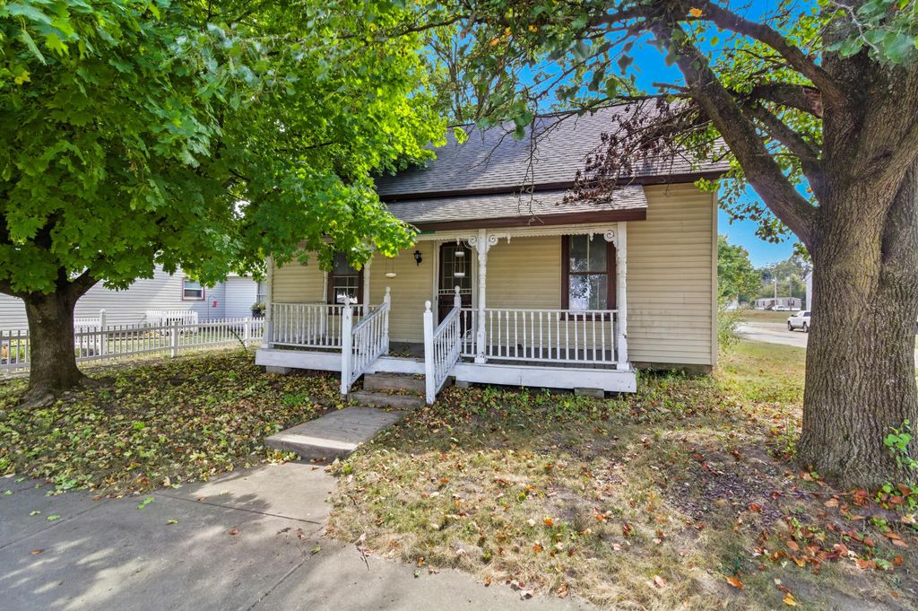 101 W 2nd Street, Frazeysburg, OH 43822