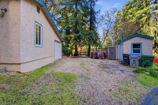 17741 Comanche Trl, Los Gatos, CA 95033