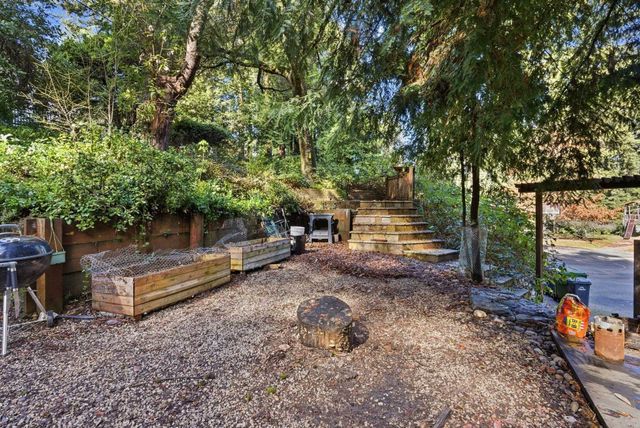 17741 Comanche Trl, Los Gatos, CA 95033