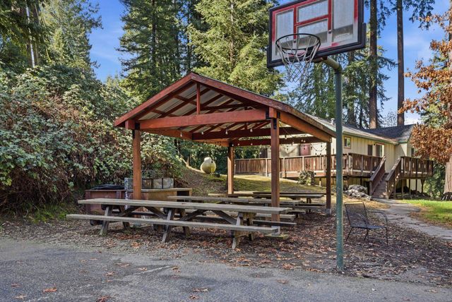 17741 Comanche Trl, Los Gatos, CA 95033