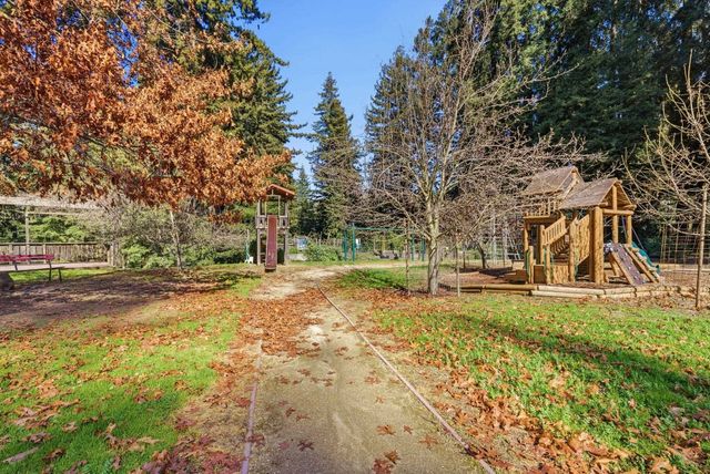 17741 Comanche Trl, Los Gatos, CA 95033