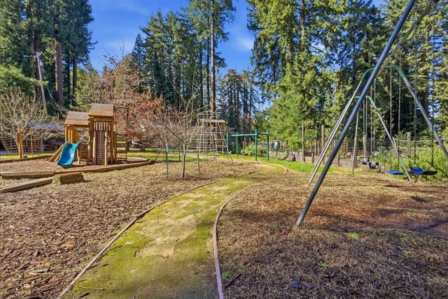 17741 Comanche Trl, Los Gatos, CA 95033