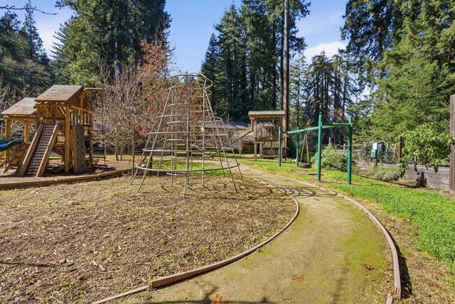 17741 Comanche Trl, Los Gatos, CA 95033