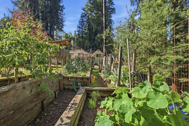 17741 Comanche Trl, Los Gatos, CA 95033