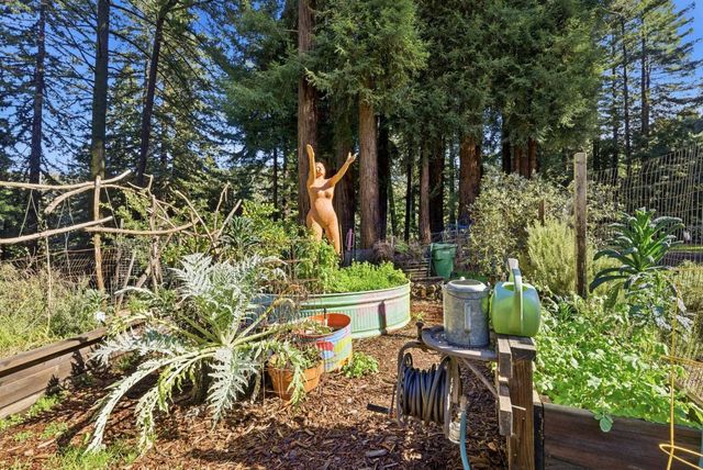 17741 Comanche Trl, Los Gatos, CA 95033