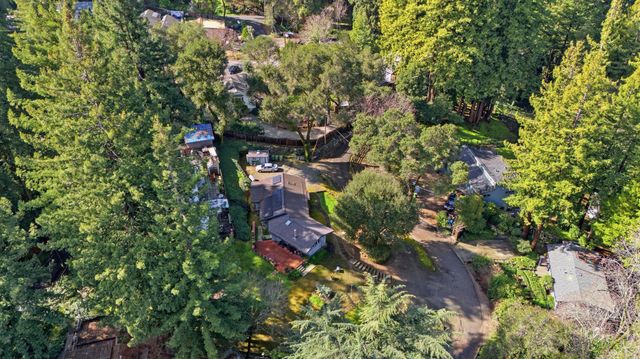 17741 Comanche Trl, Los Gatos, CA 95033