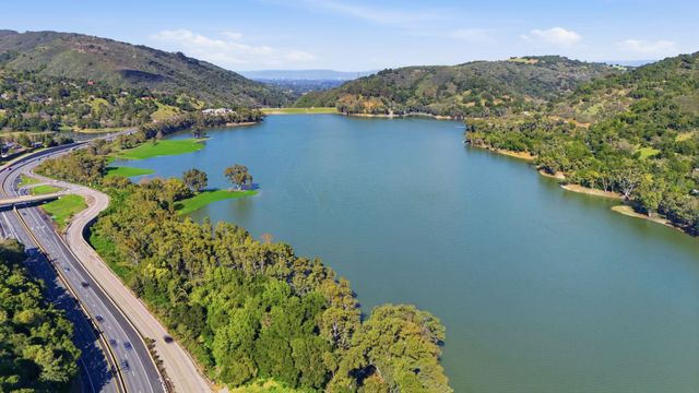 17741 Comanche Trl, Los Gatos, CA 95033