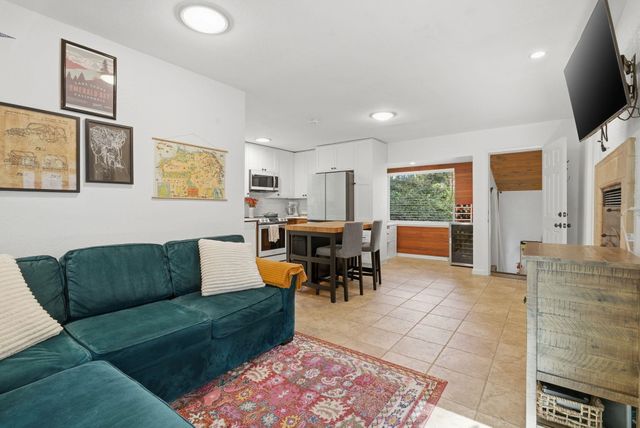 17741 Comanche Trl, Los Gatos, CA 95033