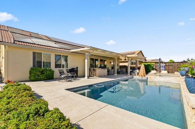 1809 Seabiscuit Way, Plumas Lake, CA 95961