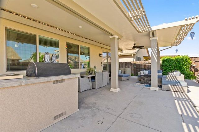 1809 Seabiscuit Way, Plumas Lake, CA 95961