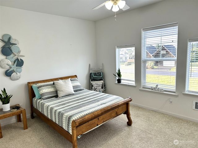 190 Ocean Shores Boulevard SW, Ocean Shores, WA 98569