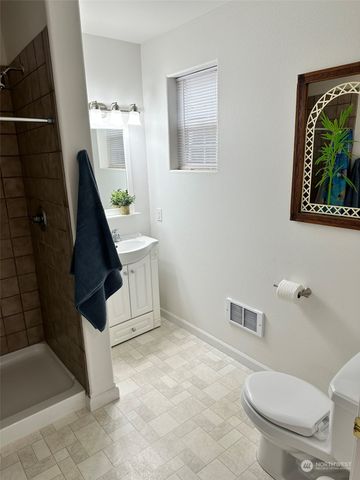 190 Ocean Shores Boulevard SW, Ocean Shores, WA 98569