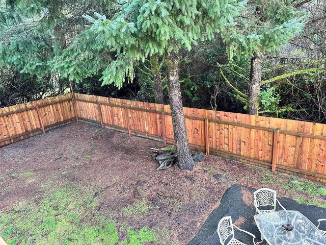 190 Ocean Shores Boulevard SW, Ocean Shores, WA 98569