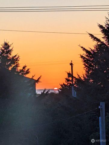 190 Ocean Shores Boulevard SW, Ocean Shores, WA 98569