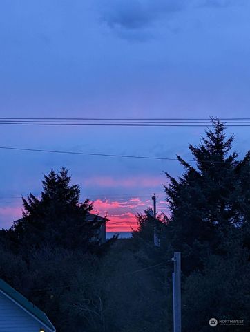 190 Ocean Shores Boulevard SW, Ocean Shores, WA 98569