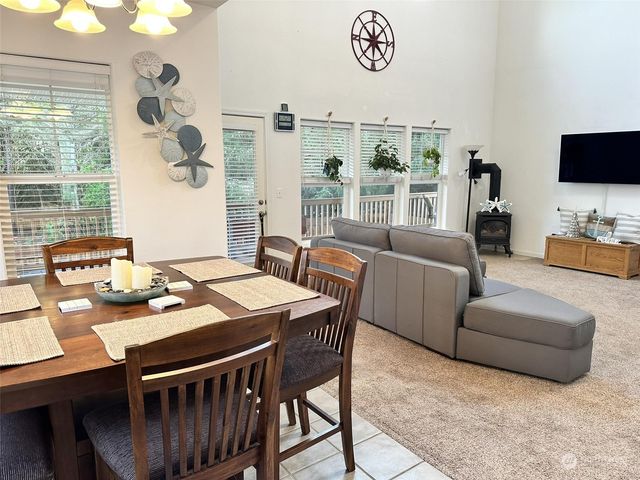 190 Ocean Shores Boulevard SW, Ocean Shores, WA 98569