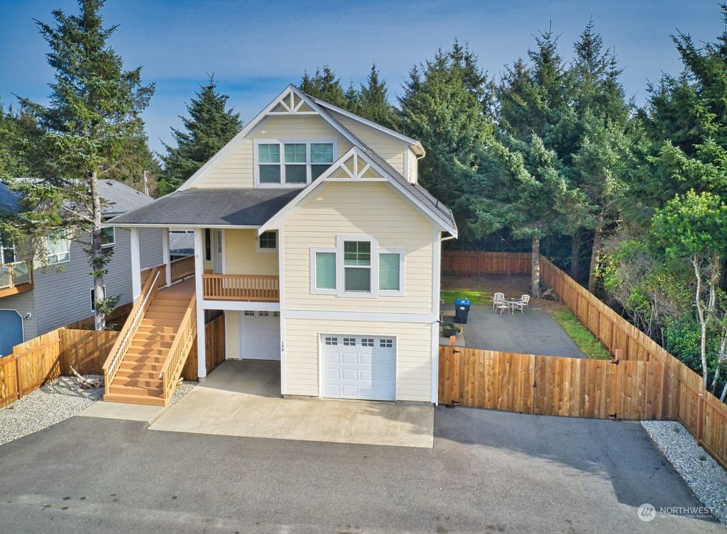 190 Ocean Shores Boulevard SW, Ocean Shores, WA 98569