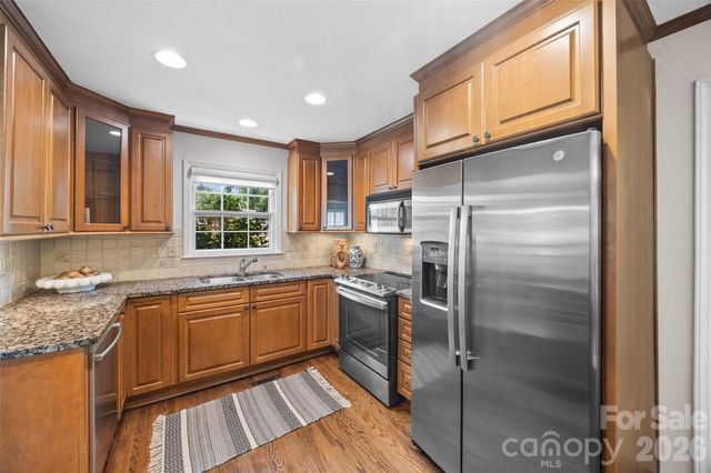 3826 Severn Avenue, Charlotte, NC 28210