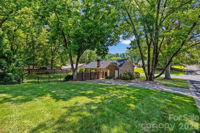 3826 Severn Avenue, Charlotte, NC 28210