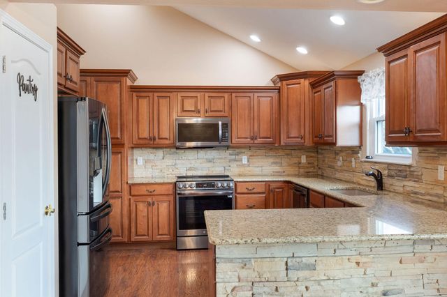 185 Old Meadow Lane, Branson, MO 65616