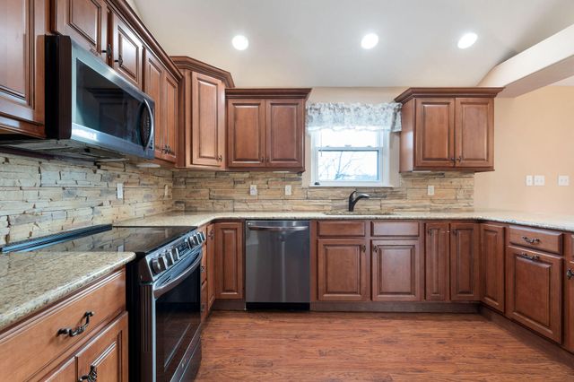 185 Old Meadow Lane, Branson, MO 65616