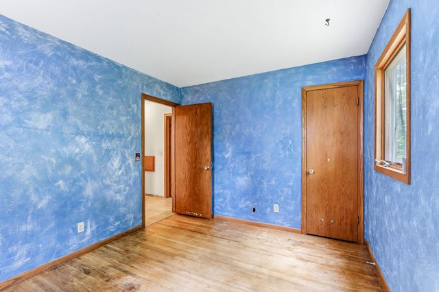 687 Dover Street NE, Fridley, MN 55432