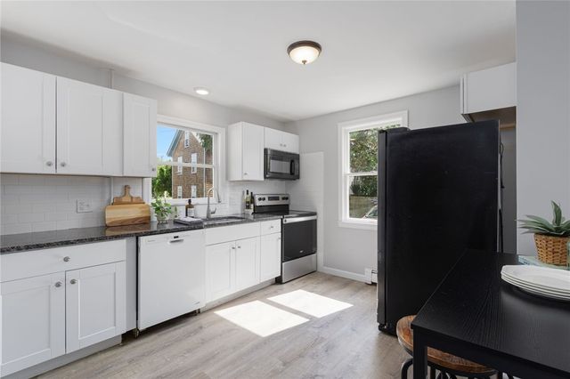 75 Tilden Avenue, Newport, RI 02840