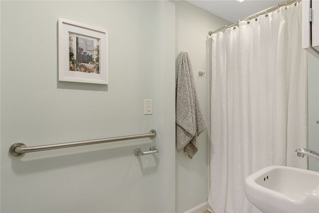 75 Tilden Avenue, Newport, RI 02840