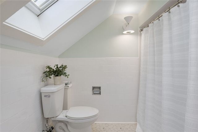 75 Tilden Avenue, Newport, RI 02840