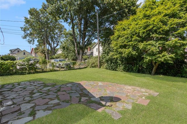 75 Tilden Avenue, Newport, RI 02840