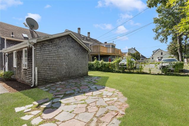 75 Tilden Avenue, Newport, RI 02840