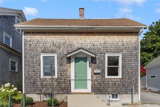 75 Tilden Avenue, Newport, RI 02840