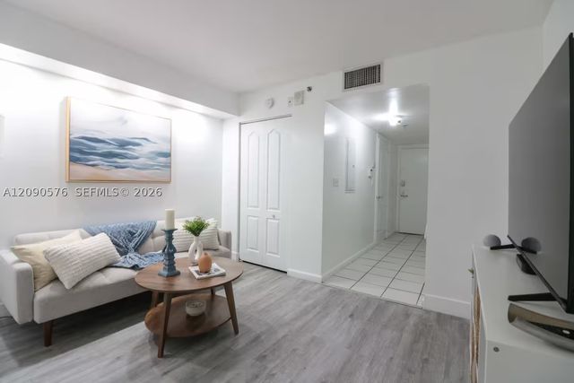 1200 Brickell Bay Dr 2016, Miami, FL 33131