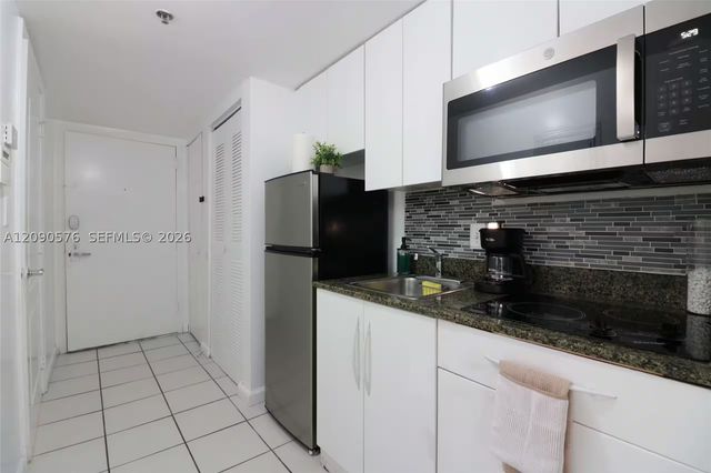 1200 Brickell Bay Dr 2016, Miami, FL 33131