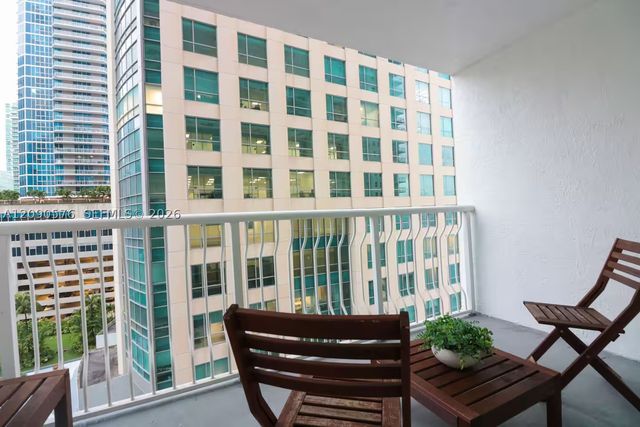 1200 Brickell Bay Dr 2016, Miami, FL 33131