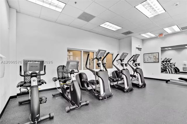 1200 Brickell Bay Dr 2016, Miami, FL 33131