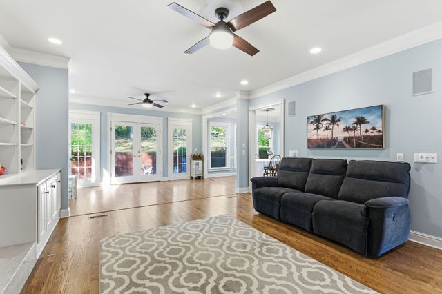 9404 Smithson Ln, Brentwood, TN 37027